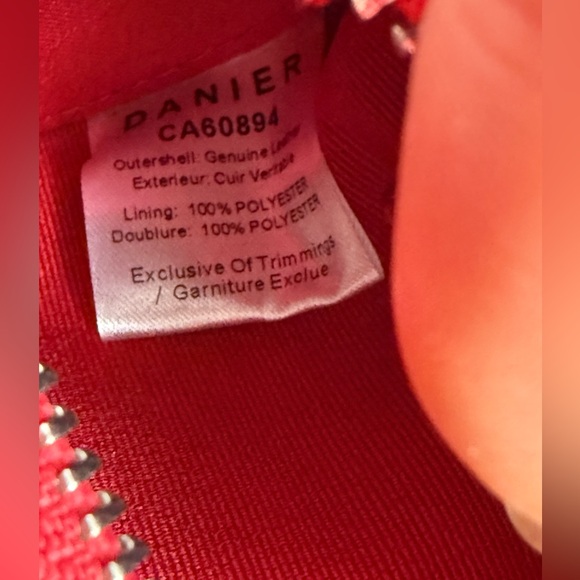 Danier Dreana Tubular Heart Round Bag Red Pink - Picture 10 of 16